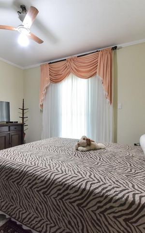 Casa à venda com 190m², 3 quartos e 3 vagas Casa à venda com 190m², 3 quartos e 3 vagasQuarto