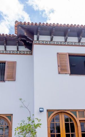 Casa para alugar com 550m², 4 quartos e 4 vagas Casa para alugar com 550m², 4 quartos e 4 vagasFachada - Piscina