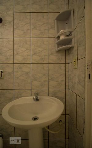 Casa à venda com 320m², 1 quarto e 1 vaga Casa à venda com 320m², 1 quarto e 1 vagaBanheiro