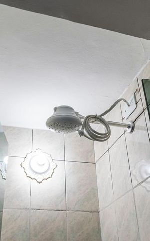 Casa à venda com 200m², 3 quartos e 3 vagasBanheiro 2