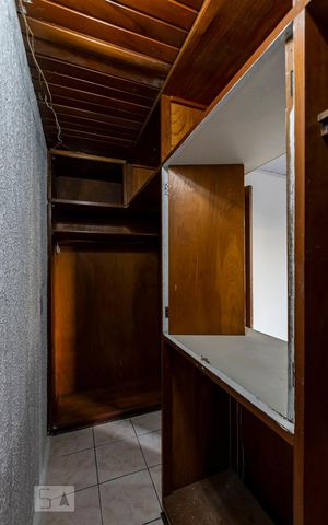 Casa à venda com 200m², 3 quartos e 3 vagasQuarto 3 - Closet