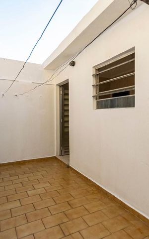 Casa à venda com 200m², 3 quartos e 3 vagasFundos (Acesso 2o. Andar)