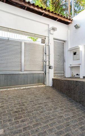 Casa à venda com 200m², 3 quartos e 3 vagasGaragem