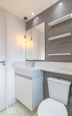 Apartamento à venda com 45m², 2 quartos e 1 vaga Apartamento à venda com 45m², 2 quartos e 1 vagaBanheiro