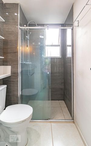 Apartamento à venda com 45m², 2 quartos e 1 vaga Apartamento à venda com 45m², 2 quartos e 1 vagaBanheiro