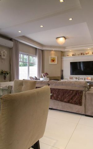 Casa de condomínio para alugar com 294m², 4 quartos e 3 vagas Casa de condomínio para alugar com 294m², 4 quartos e 3 vagasSala