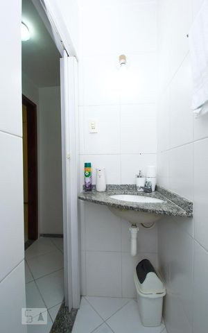Apartamento para alugar com 74m², 2 quartos e sem vagaBanheiro Corredor