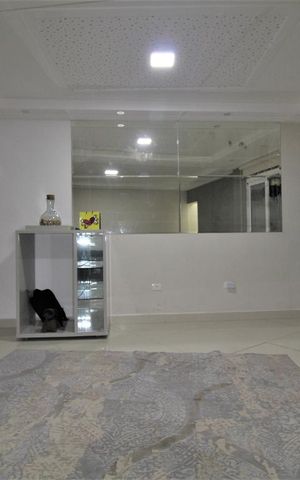 Casa à venda com 200m², 2 quartos e 2 vagasSala