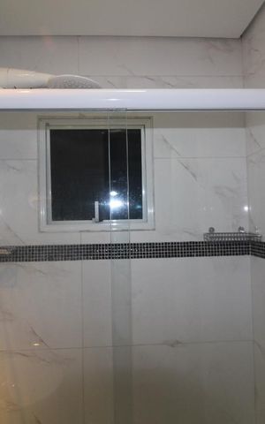 Casa à venda com 200m², 2 quartos e 2 vagasBanheiro Suite 2