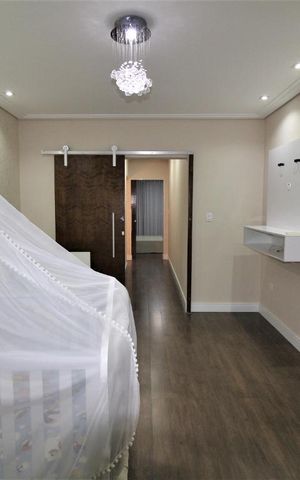 Casa à venda com 200m², 2 quartos e 2 vagasSuite 2