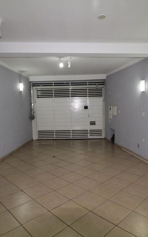 Casa à venda com 200m², 2 quartos e 2 vagasGaragem 