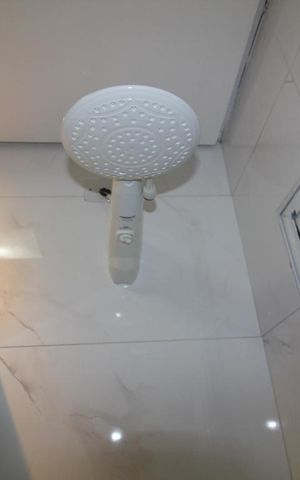 Casa à venda com 200m², 2 quartos e 2 vagasBanheiro Suite 2