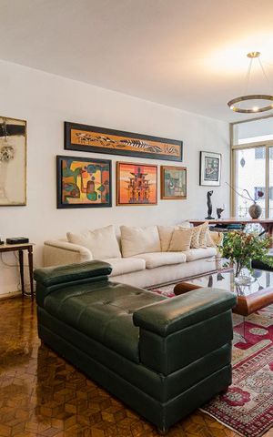 Apartamento à venda com 236m², 4 quartos e 2 vagas Apartamento à venda com 236m², 4 quartos e 2 vagasSala