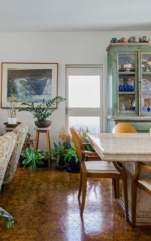 Apartamento à venda com 236m², 4 quartos e 2 vagas Apartamento à venda com 236m², 4 quartos e 2 vagasSala