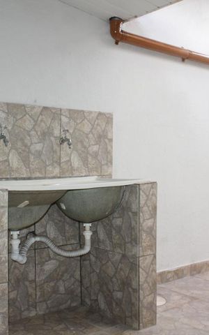 Casa para alugar com 90m², 2 quartos e 1 vagaÁrea de Serviço