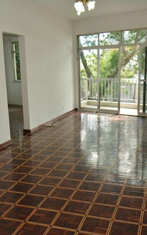Apartamento à venda com 100m², 3 quartos e 2 vagasSala