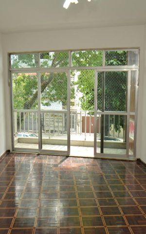 Apartamento à venda com 100m², 3 quartos e 2 vagasSala