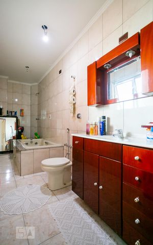 Casa à venda com 300m², 5 quartos e 8 vagas Casa à venda com 300m², 5 quartos e 8 vagasBanheiro da Suíte