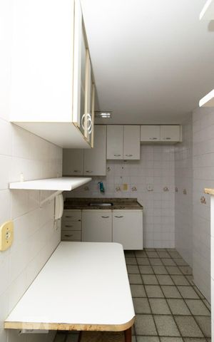 Apartamento para alugar com 65m², 2 quartos e 1 vagaCOZINHA
