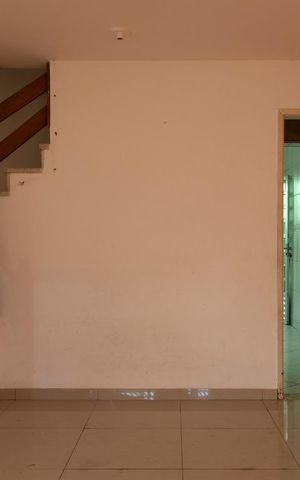 Casa à venda com 150m², 2 quartos e 2 vagas Casa à venda com 150m², 2 quartos e 2 vagasSala