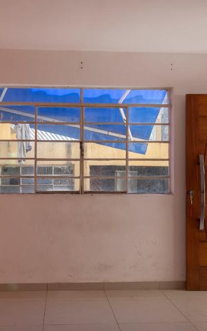 Casa à venda com 150m², 2 quartos e 2 vagas Casa à venda com 150m², 2 quartos e 2 vagasSala