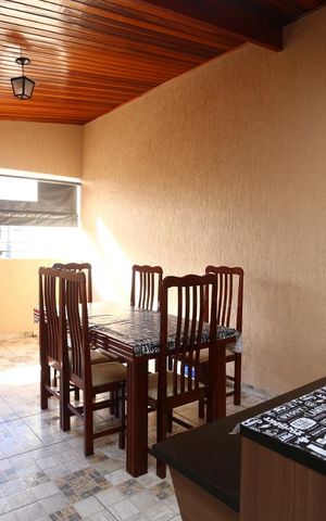Casa à venda com 200m², 4 quartos e 1 vagaVaranda