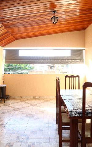 Casa à venda com 200m², 4 quartos e 1 vagaVaranda