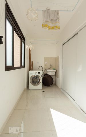 Apartamento à venda com 112m², 3 quartos e 1 vaga Apartamento à venda com 112m², 3 quartos e 1 vagaLavanderia