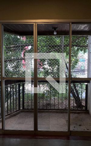 Apartamento para alugar com 70m², 2 quartos e 1 vagaVaranda