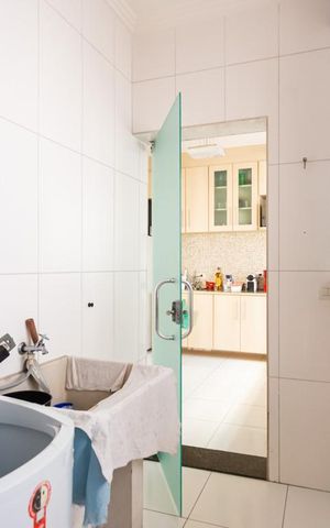 Casa à venda com 277m², 3 quartos e 8 vagasÁrea de Serviço