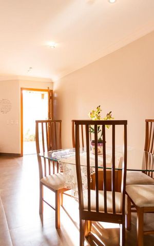 Casa à venda com 277m², 3 quartos e 8 vagasSala