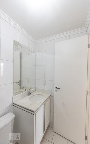 Apartamento à venda com 65m², 2 quartos e 1 vaga Apartamento à venda com 65m², 2 quartos e 1 vagaBanheiro Suite