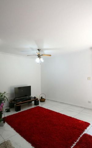 Casa à venda com 206m², 4 quartos e 6 vagasSala