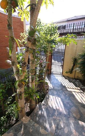 Casa à venda com 206m², 4 quartos e 6 vagasEntrada