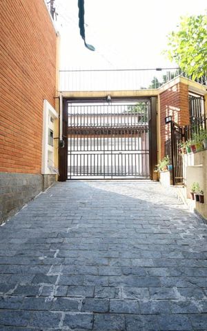 Casa à venda com 206m², 4 quartos e 6 vagasGaragem