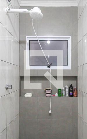 Casa à venda com 100m², 3 quartos e 1 vaga Casa à venda com 100m², 3 quartos e 1 vagaBanheiro de Serviço