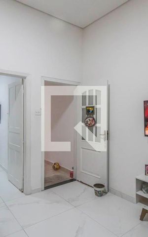 Casa à venda com 100m², 3 quartos e 1 vaga Casa à venda com 100m², 3 quartos e 1 vagaSala