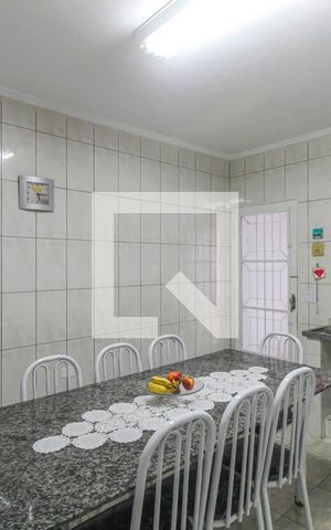 Casa à venda com 100m², 3 quartos e 1 vaga Casa à venda com 100m², 3 quartos e 1 vagaCozinha
