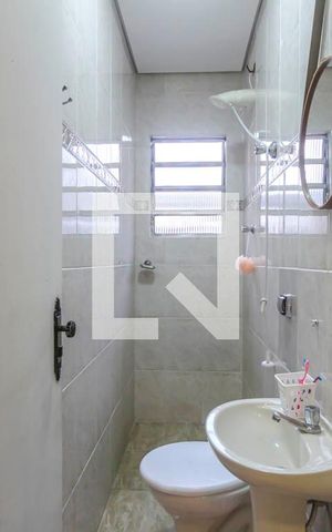 Casa à venda com 100m², 3 quartos e 1 vaga Casa à venda com 100m², 3 quartos e 1 vagaBanheiro 1