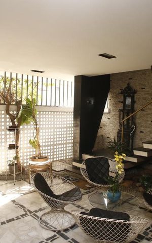 Casa à venda com 400m², 8 quartos e 1 vagaEntrada