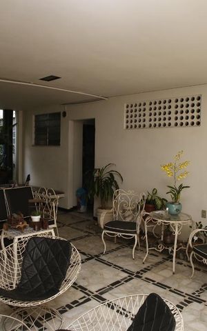 Casa à venda com 400m², 8 quartos e 1 vagaEntrada