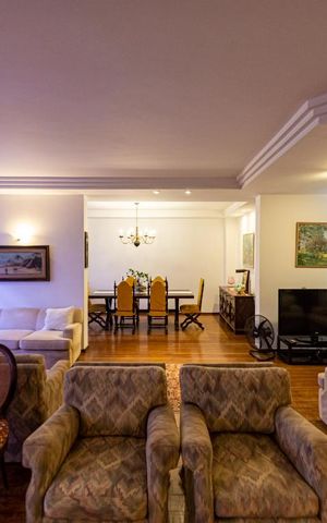 Apartamento à venda com 300m², 4 quartos e 1 vaga Apartamento à venda com 300m², 4 quartos e 1 vagaSala