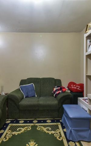 Casa à venda com 156m², 5 quartos e 2 vagas Casa à venda com 156m², 5 quartos e 2 vagasSala - Casa 2