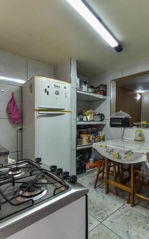 Casa à venda com 156m², 5 quartos e 2 vagas Casa à venda com 156m², 5 quartos e 2 vagasCozinha - Casa 2