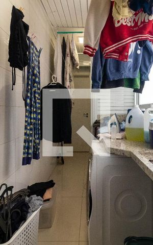 Apartamento à venda com 168m², 4 quartos e 3 vagas Apartamento à venda com 168m², 4 quartos e 3 vagasÁrea de Serviço