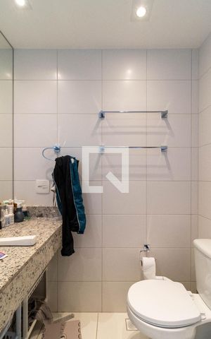 Apartamento à venda com 168m², 4 quartos e 3 vagas Apartamento à venda com 168m², 4 quartos e 3 vagasBanheiro da Suíte 1