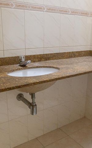 Casa de condomínio para alugar com 120m², 3 quartos e 2 vagas Casa de condomínio para alugar com 120m², 3 quartos e 2 vagasBanheiro da Suíte