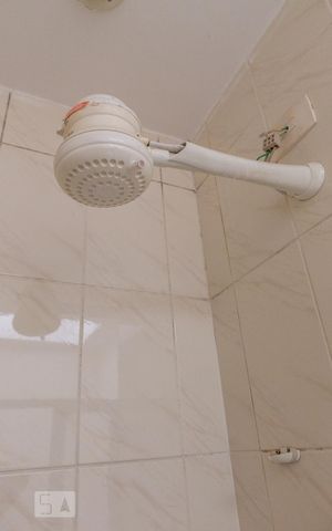 Casa de condomínio para alugar com 120m², 3 quartos e 2 vagas Casa de condomínio para alugar com 120m², 3 quartos e 2 vagasBanheiro da Suíte