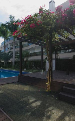 Apartamento para alugar com 220m², 3 quartos e 2 vagasPiscina