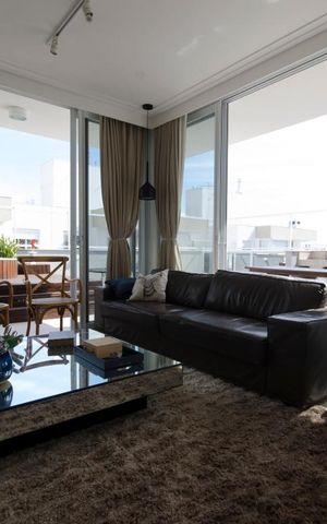 Apartamento para alugar com 220m², 3 quartos e 2 vagasSala